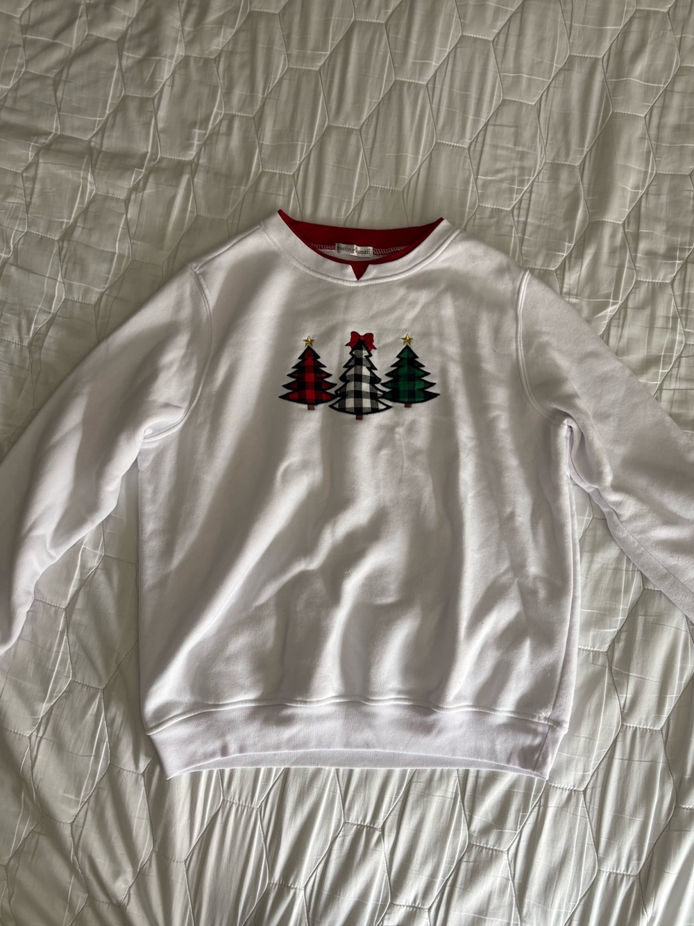 White Women’s Crewneck Sweater with Holiday Tree Appliqué